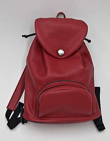 roter Lederrucksack